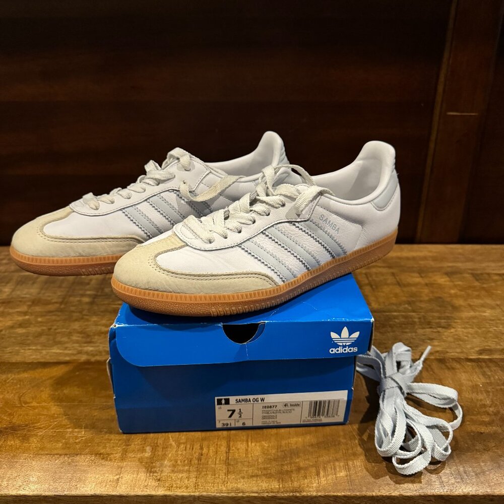 Adidas Samba OG - White/Halo Blue - 7.5 (FIT LIKE AN 8)